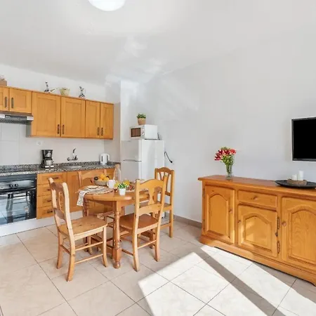 Infinity Pool Views Floritas Apartmán