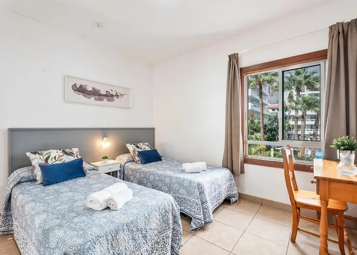 Infinity Pool Views Floritas Playa de las Americas (Tenerife)