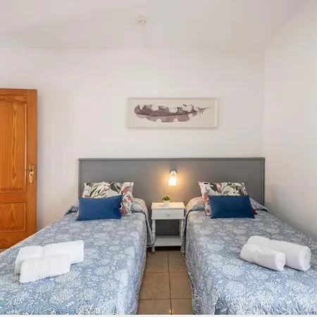 Infinity Pool Views Floritas