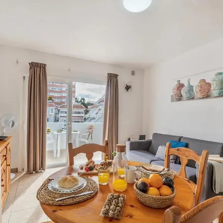 Apartment Infinity Pool Views