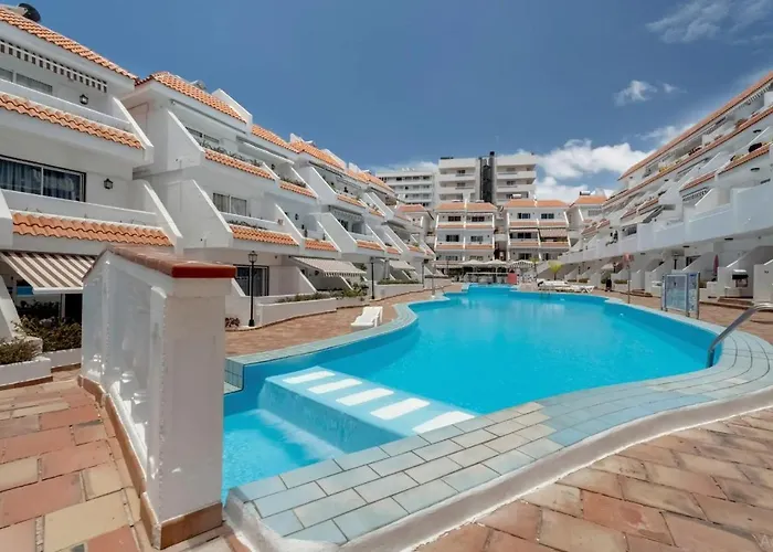 Apartment Infinity Pool Views