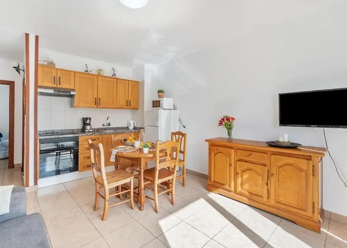 Infinity Pool Views Floritas 公寓